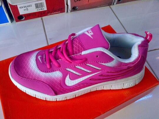 SEPATU NIKE AIR MAX GRADE ORI BERKUALITAS DENGAN HARGA BISA DIATUR LAH
