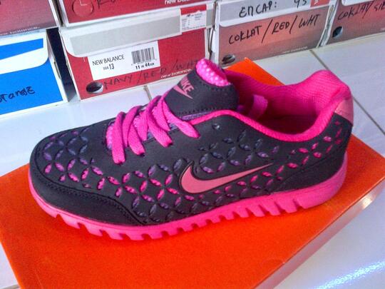 SEPATU NIKE AIR MAX GRADE ORI BERKUALITAS DENGAN HARGA BISA DIATUR LAH