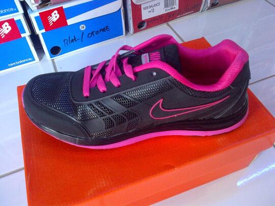 SEPATU NIKE AIR MAX GRADE ORI BERKUALITAS DENGAN HARGA BISA DIATUR LAH