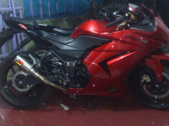 FOR SALE NINJA 250 THN 2011 BLN 7 GREESSS!!!!!!