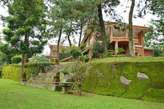 Terjual Disewakan Villa  Orange di Puncak  Cisarua Bogor 