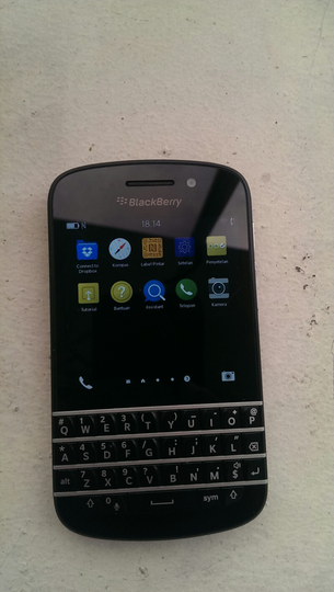 wts blackberry bb Q10 hitam mulus batangan murah nego