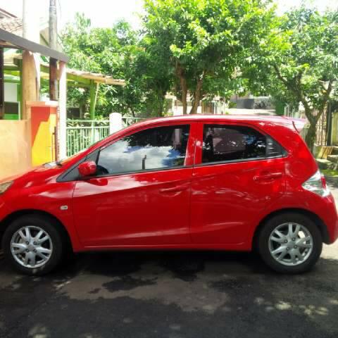 WTS Honda Brio E 1.2 Matic A/T AT merah 2014 awal mulus kilometer rendah Bandung bdg