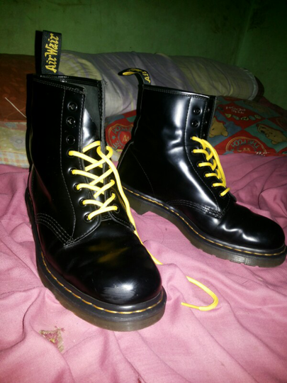 dr martens black size 9