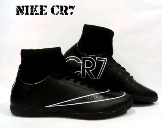 sepatu futsal mercurial cr7