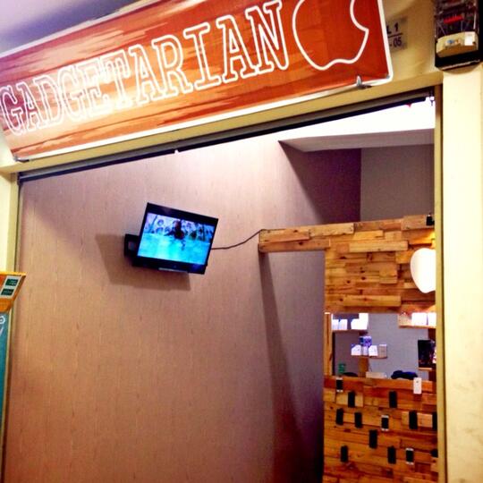 Service Iphone ipad BANDUNG Gadgetarian Baltos jatinangor (battrey, kaca, LCD, lock)