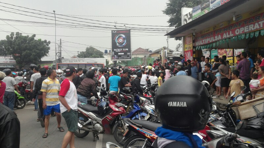 LAGI..!! BEGAL MOTOR TODONG IBU2 DENGAN GOLOK, NYARIS DIBAKAR MASSA