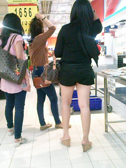 Panas-panas Gini lihat yang Seger-Seger deh.... (ini di Bandung lho)