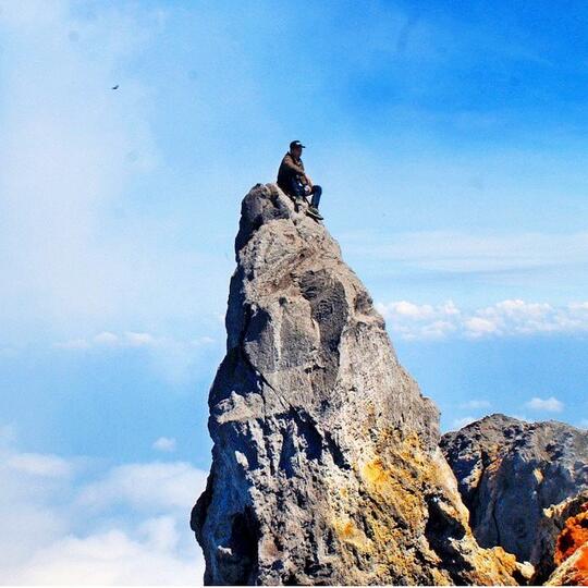 Mahasiswa Atmaja Pendaki Merapi Dilaporkan Terjatuh ke Jurang Kawah