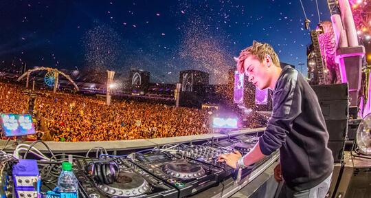 DJ Terbaik dan Terpopuler di Dunia 2015