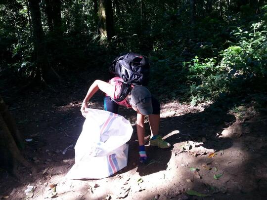 Ini Dia Aksi Bule Membersihkan Sampah Di Gunung Rinjani
