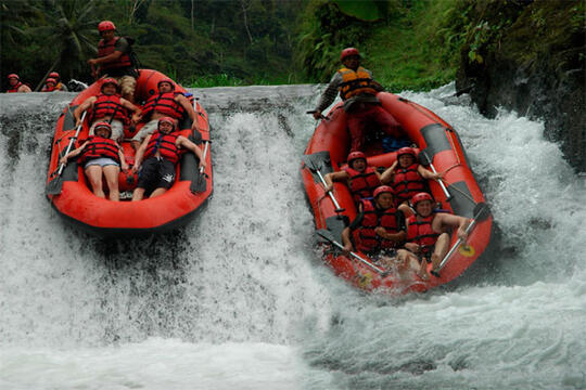 RAFTING DI BALI