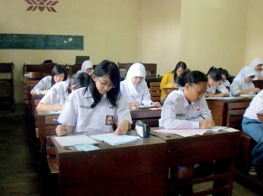 "Iiiiih,Anak IPS itu 'kan Anak Buangan!"