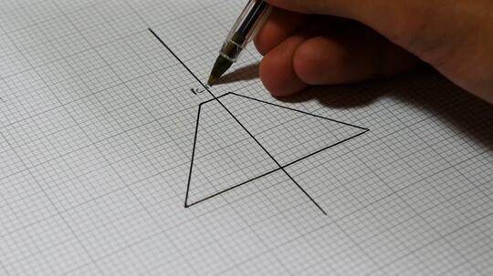Ayo Kreatif ! Smartphone to the next level : Pyramid Hologram . Keren gan !