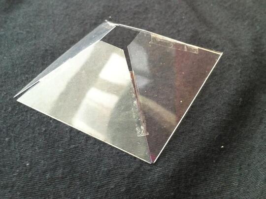 Ayo Kreatif ! Smartphone to the next level : Pyramid Hologram . Keren gan !