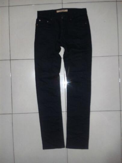 Terjual Celana Jeans Uniqlo T-000 