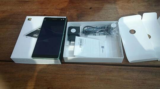 SONY XPERIA™ C5 Ultra: Smartphone Selfie Dengan Kamera Depan dan Belakang 13 MP