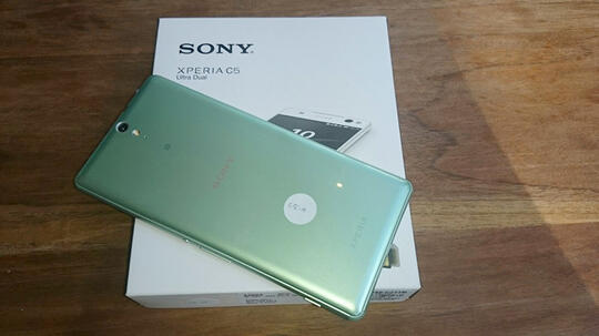SONY XPERIA™ C5 Ultra: Smartphone Selfie Dengan Kamera Depan dan Belakang 13 MP