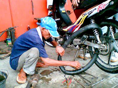 Tanpa Kita Sadari Jasa Orang-Orang Ini Membantu Meringankan Kehidupan Kita