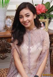 Cewek Tinggi Vs. Cewek Cute