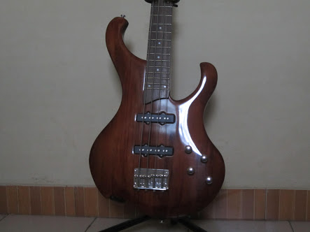 Gitar Bass Rockwell B2B like new!!!! MURAH...