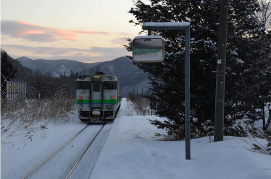 Jepang aktifkan kembali stasiun kereta yang telah tutup hanya untuk 1 penumpang saja.