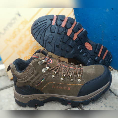 Terjual SEPATU GUNUNG/OUTDOOR/TRACKING FIRETRAP, SALOMON