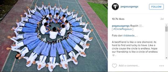 Lupakan pose di zebra cross, tren selfie terbaru ini lebih menantang !!!