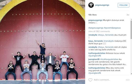 Lupakan pose di zebra cross, tren selfie terbaru ini lebih menantang !!!