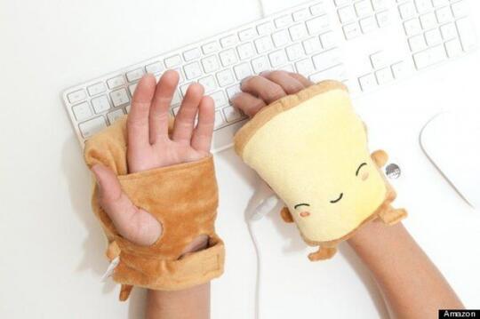 Usir rasa bosan di kantor dengan 17 barang unik dan bermanfaat ini !