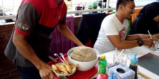 Seperti Inilah Wujud Bakso Klenger, Bakso yang Berukuran Sampai 5 Kg