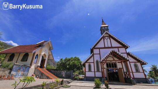 Desa Sikka & Gereja Tua 170 tahun di Maumere flores.