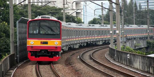 Katanya, Keganasan Manusia Itu Paling Sering Ada di Commuter Line. Ini Buktinya!