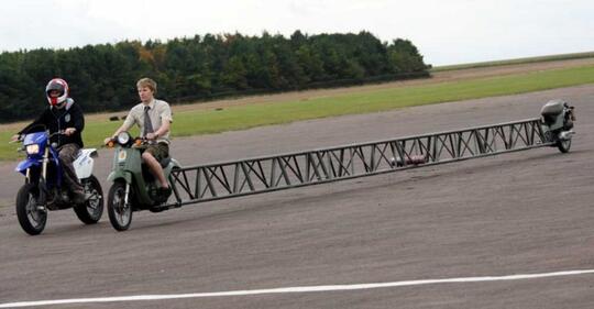 Colin Furze: Tidak Lulus Sekolah, Tapi Memiliki Beberapa Rekor Dunia.