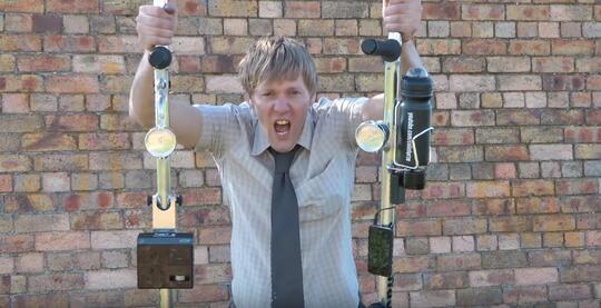 Colin Furze: Tidak Lulus Sekolah, Tapi Memiliki Beberapa Rekor Dunia.