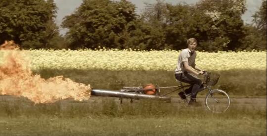 Colin Furze: Tidak Lulus Sekolah, Tapi Memiliki Beberapa Rekor Dunia.