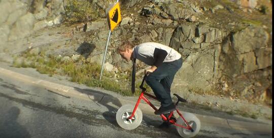 Colin Furze: Tidak Lulus Sekolah, Tapi Memiliki Beberapa Rekor Dunia.