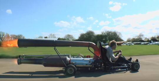 Colin Furze: Tidak Lulus Sekolah, Tapi Memiliki Beberapa Rekor Dunia.