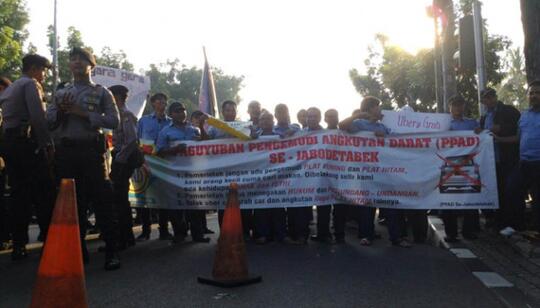 Ribuan Pengemudi Angkutan Umum di Unjuk Rasa Demonstrasi Hari Ini