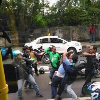 Profesi Sopir GOJEK & GRAB BIKE = HINA!