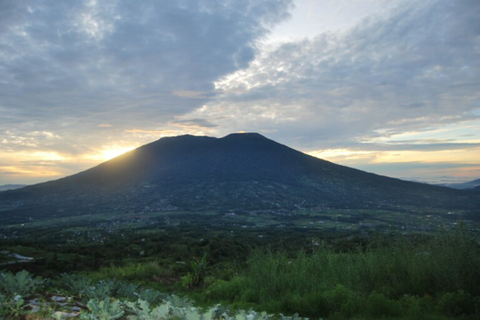 KISAH NYATA SEWAKTU DI GUNUNG MARAPI SUMBAR