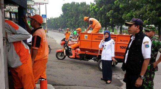 Jurus Lurah Muda Tanjung Barat Hindari Teror Ahok