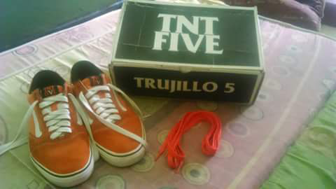 vans tnt v