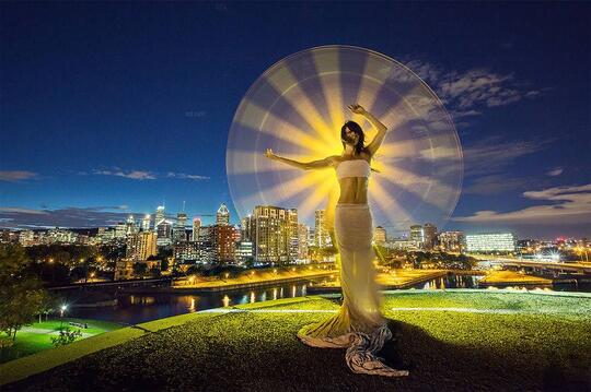 Seni Foto Dance Light Yang Mengagumkan