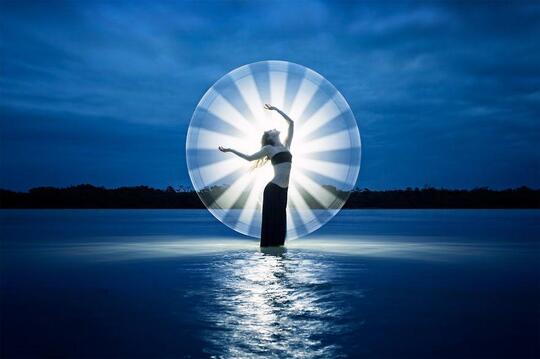 Seni Foto Dance Light Yang Mengagumkan