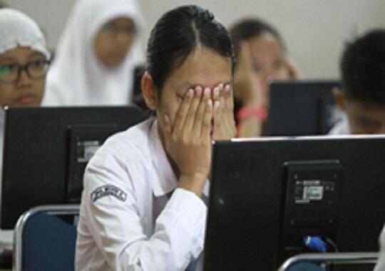 Berbagai Perasaan Pelajar Saat Pertama Kali Ujian Nasional Online
