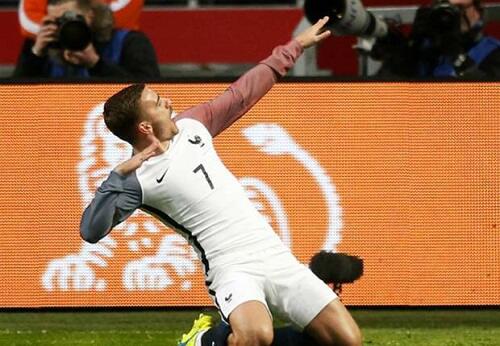 Bersinar Lewat Euro 2016, Mereka yang Jadi Buah Bibir Bursa Transfer