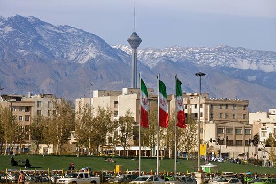 Belajar dari Iran, Negeri "Seribu" Embargo