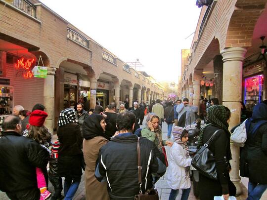 Belajar dari Iran, Negeri "Seribu" Embargo