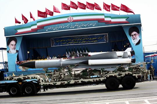 Belajar dari Iran, Negeri "Seribu" Embargo